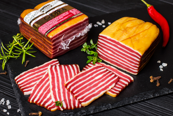 Продукт сирокопчений "Слойка" (вищий ґатунок), 200 г Продукт &ldquo;Слойка&rdquo; фото