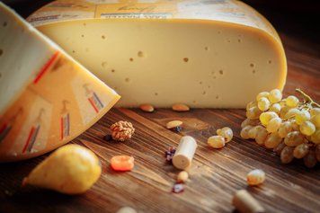 Сир Гауда Молода, 250 г Gouda Younge фото