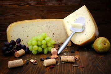 Сир Гауда Молода з трюфелем, 250 г Gouda with truffle фото