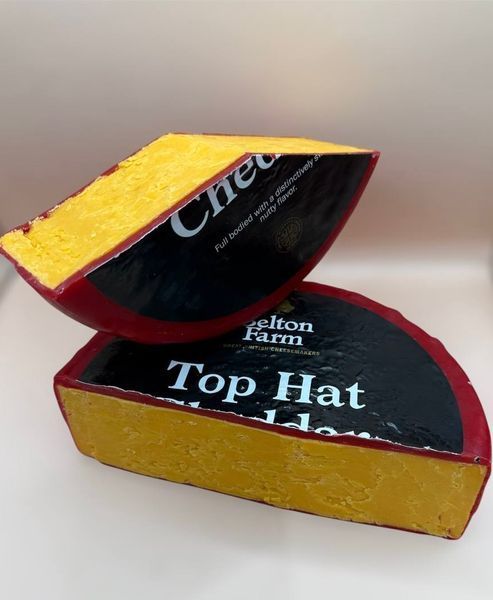 Сир Англійський Червоний Чеддер (Top Hat Cheddar) Belton Farm, 200 г, Англія Top Hat Chedder фото